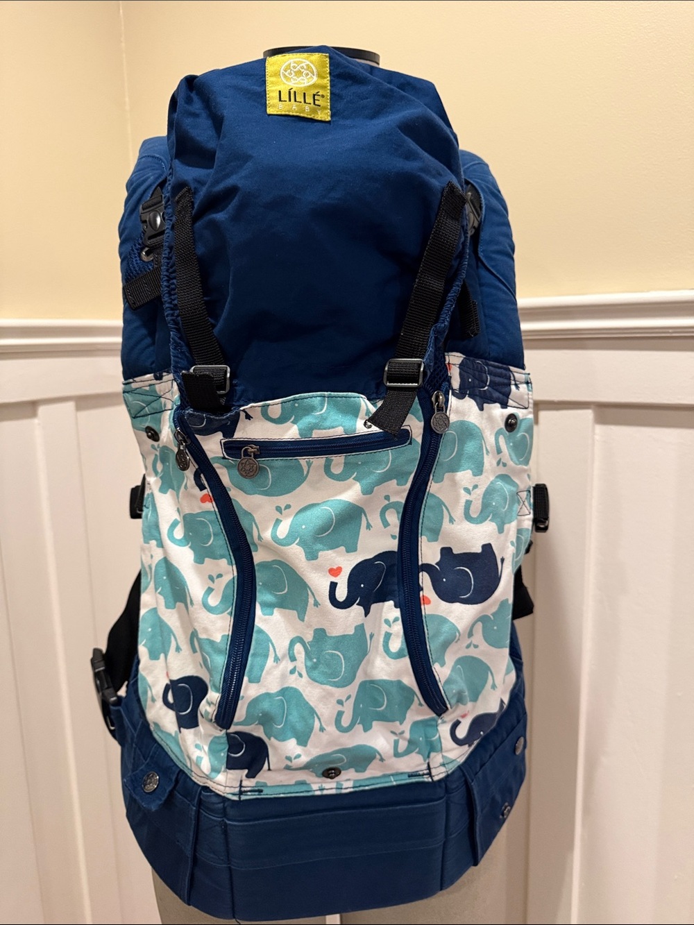 LÍLLÉbaby Complete All Seasons carrier